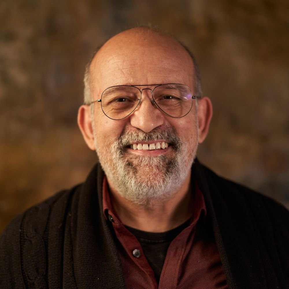 portrait of a middle aged caucasian smiling man lo auu2wej 1 1.jpg